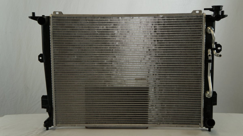 2011 HYUNDAI GENESIS 4.6 L RADIATOR REA41-13085A